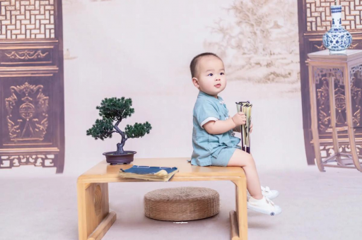 凉山宝宝几个月会认人